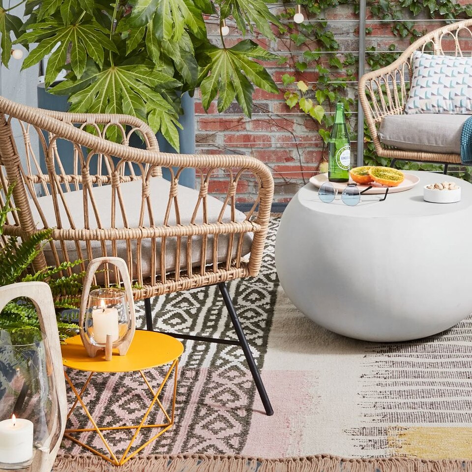 Pebble Indoor/Outdoor Oval Coffee Table (91 cm) - West Elm UK